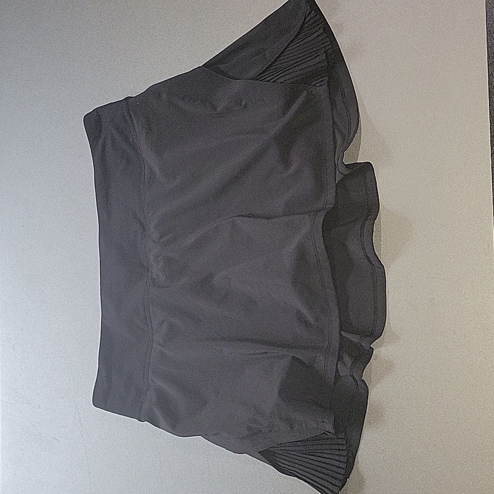 SOLD  Lululemon Play Off The Pleats tennis golf  skirt  skort sz 6 pickle black - Picture 4 of 8